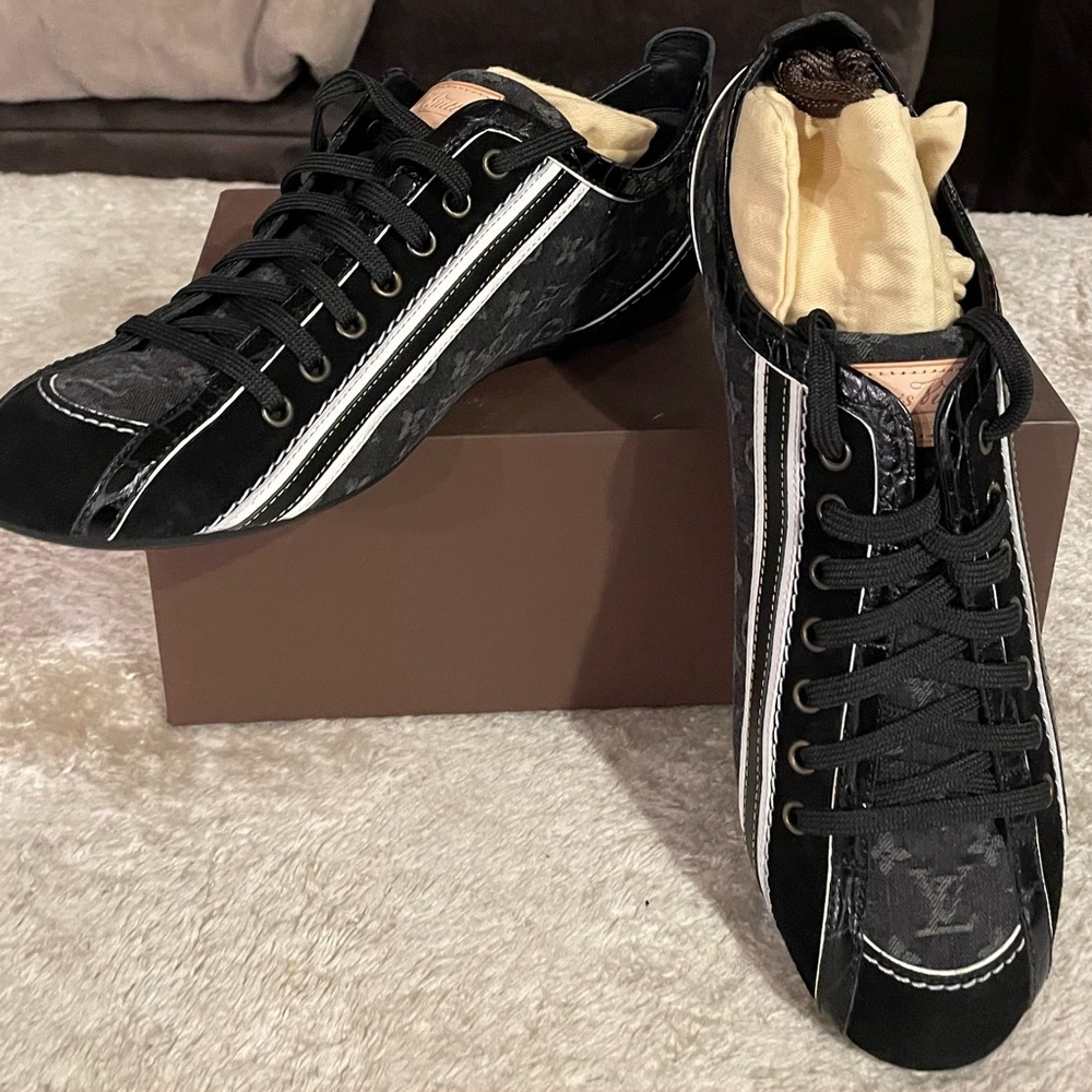Louis Vuitton black white detail denim sneaker size 39 1/2 excellent condition.